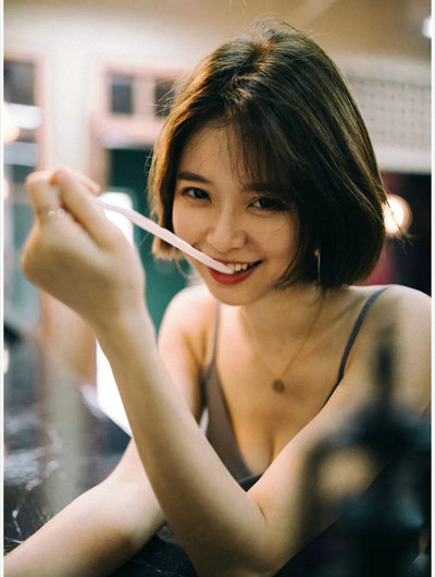 一生不喜与人抢，该得到的也不会让。