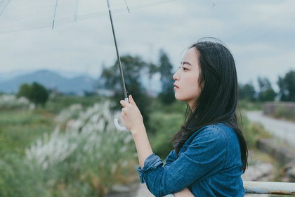 遇到对的人不容易，离开对的人更难