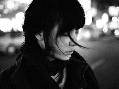 阳光自信女生的霸气网名 谁向心脏开了枪