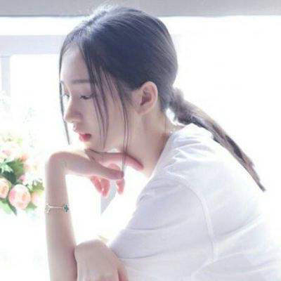 心情短语：玲珑骰子安红豆，入骨相思知不知